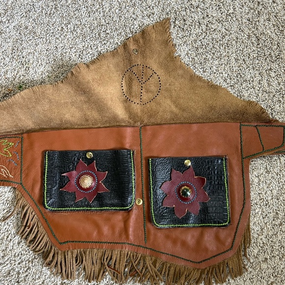 Hand Made Fringed Leather Waist Bag with Peace Sign - Picture 8 of 15
